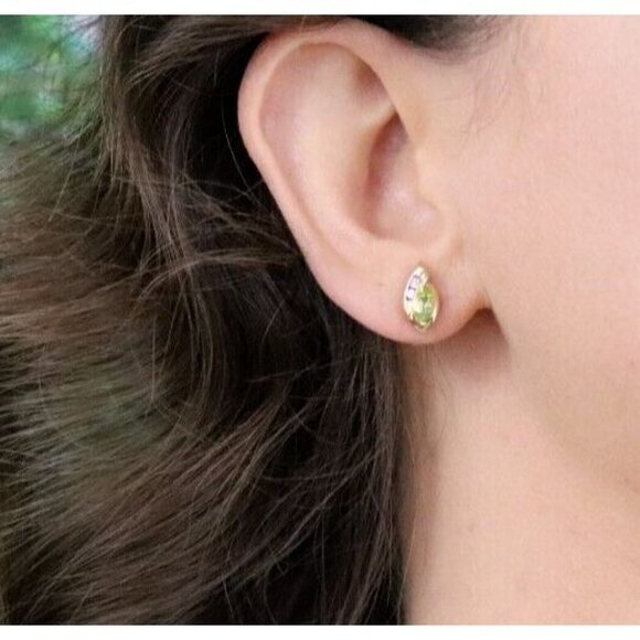 10k Yellow Gold Natural Peridot and Cubic Zirconia Earrings Stud Post - Picture 3 of 8